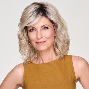 NIB HSN Gabor Essentials Sweet Something Heat Friendly Wig Light Blonde Rooted